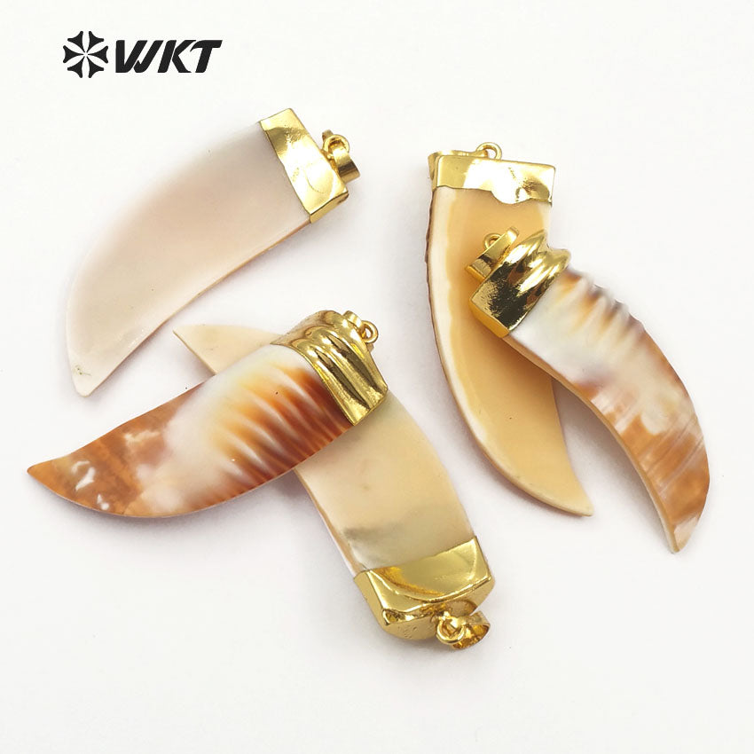 WT-JP065 Random Size Fat Horn Gold Capped Beautiful Lines Bohemia Style Jewelry in Knife Shape Natural Sea Shell Horn Pendant