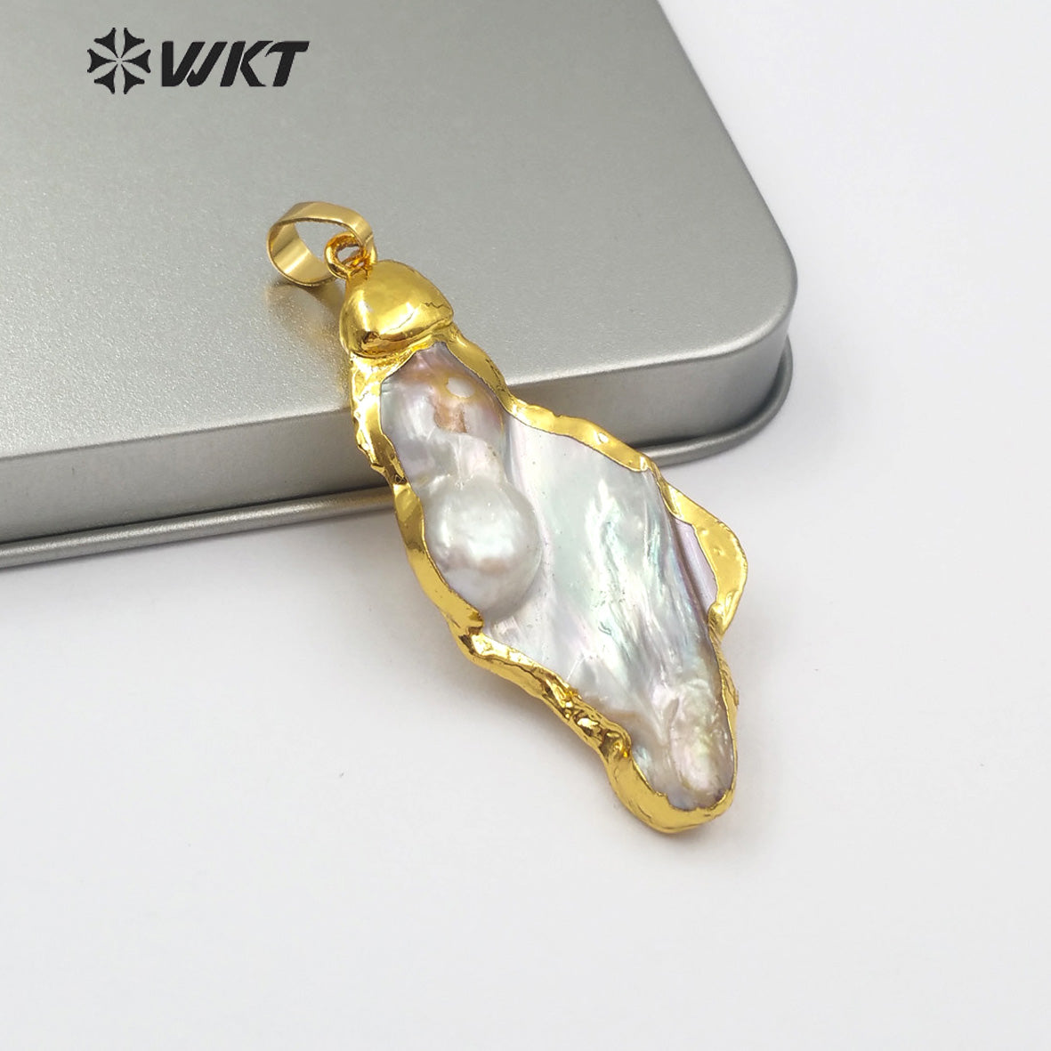 WT-JP104 Wholesale Women's Jewelry Natural Pearl Pendant Shape Specific Random Size Back 18K Gold Plated Pearl Pendant