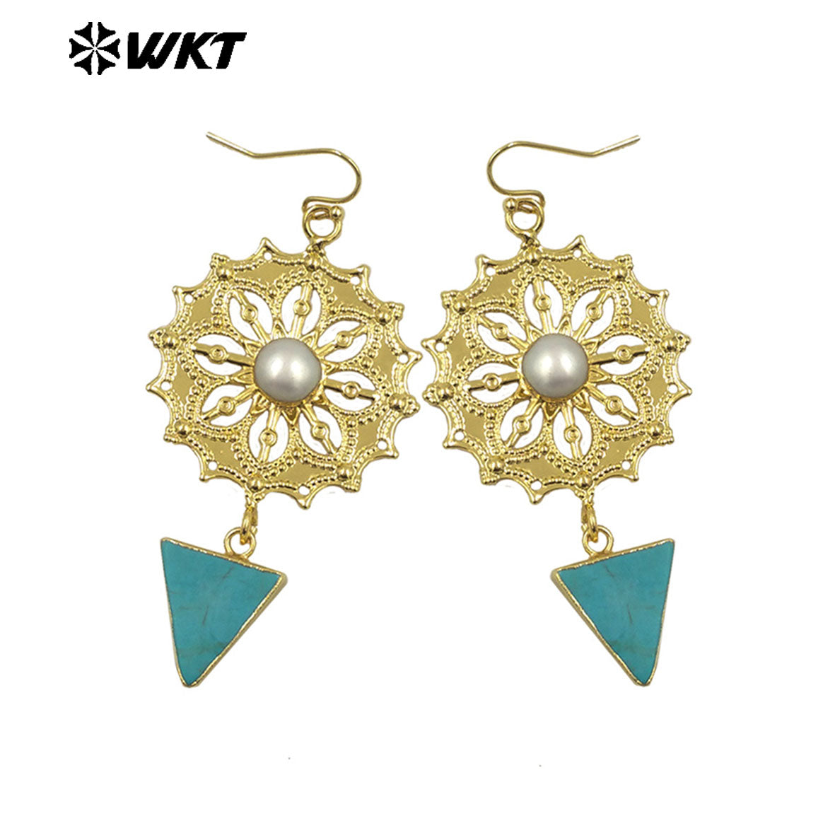 WT-MPE151 Wholesale Newest Design Ladies Fashion Gold Plated Natural Freshwater Pearl Earrings With Triangle Stone Charm