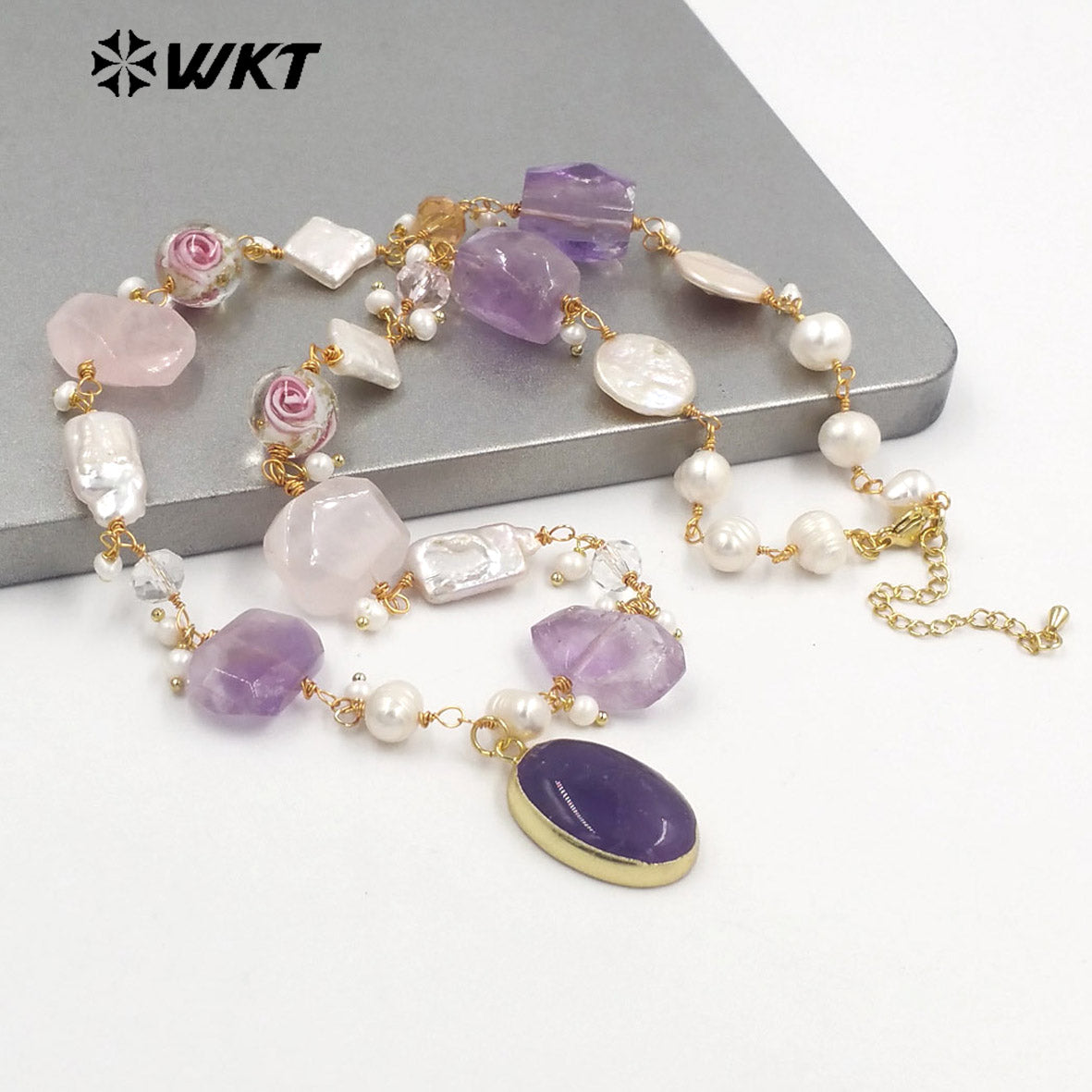 WT-JN240 Wholesale Newest Stone and Pearl Design 18k Chain Gold Plated Exquisite High Quality Scallop Necklace