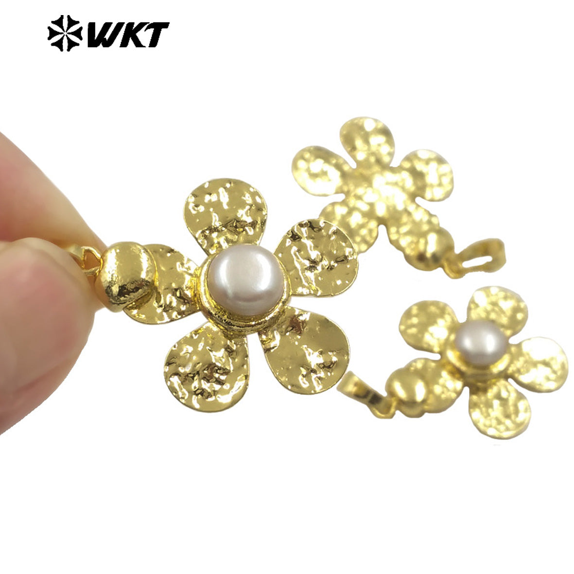 WT-JP413 Fashion Romantic Wholesale Freshwater Pearl Flower Pendant 18k Gold Metal Plated for Handmade DIY Necklace