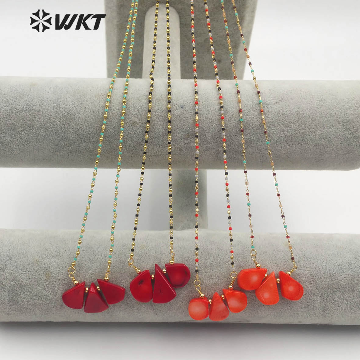 WT-N1198 New Natural Red Coral Beads Necklace Fashion Handmade Small Charm Coral Necklace Hot Sale Jewelry Necklace
