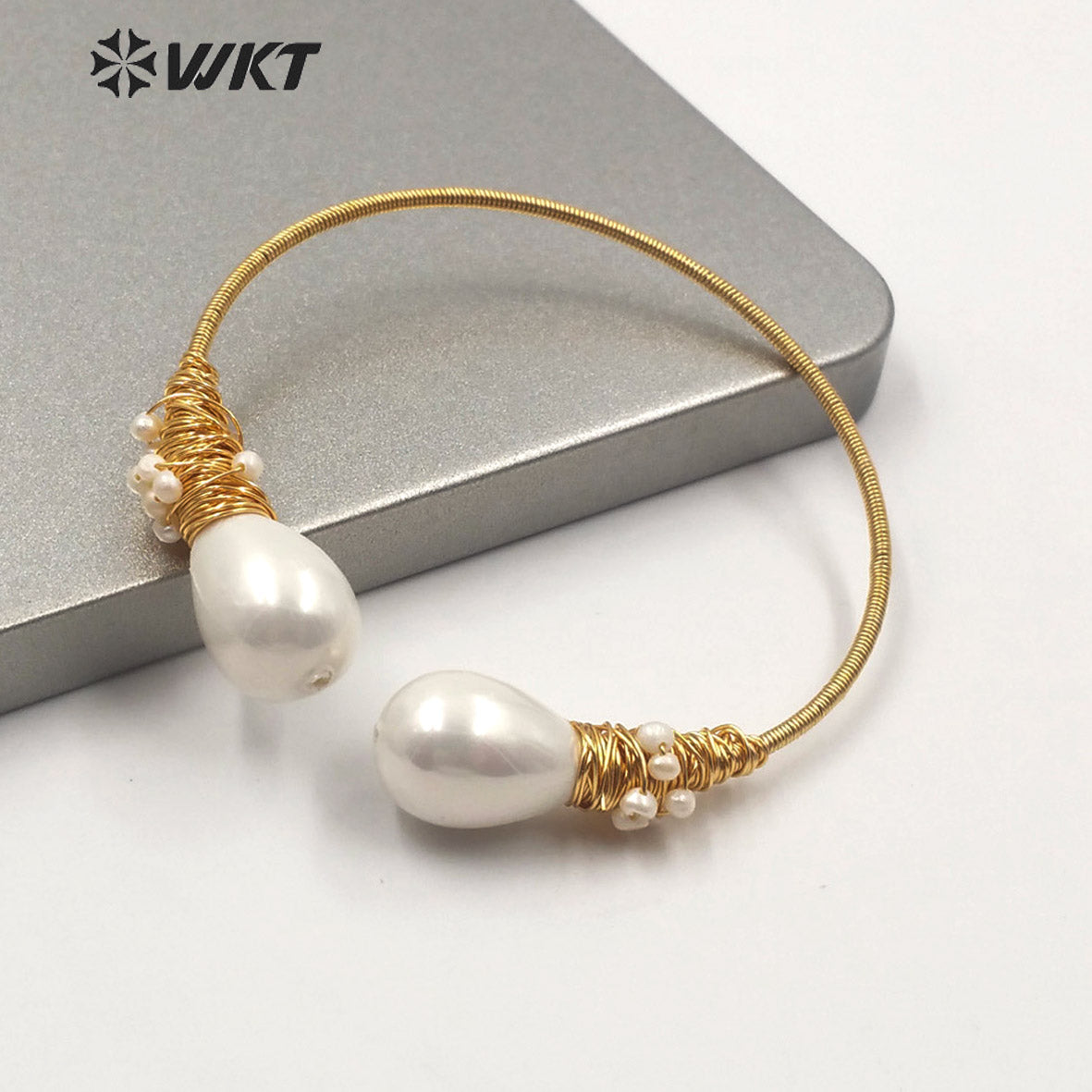 WT-MPB014 Amazing Double Pearl Bangle in Adjustable Size Women Fashion Gold Water Drop Shell Cuff Bangle With Charms Jewelry