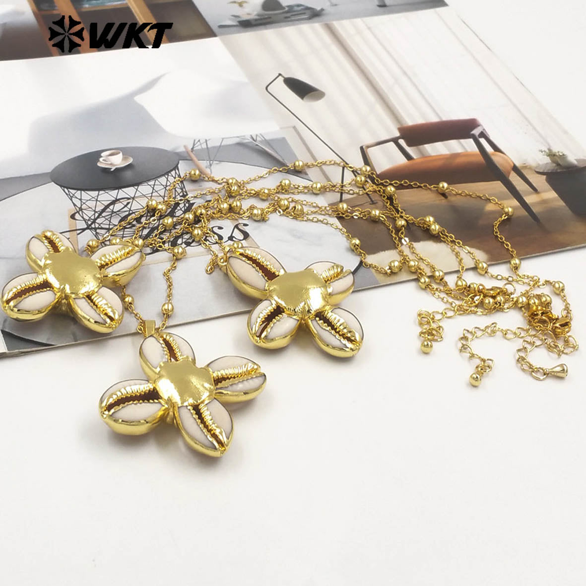 WT-JN296 Wholesale New Products Stylish 18K Gold Plated Natural Cowrie Shell Cross Unisex Necklace for Friends As Birthday Gifts