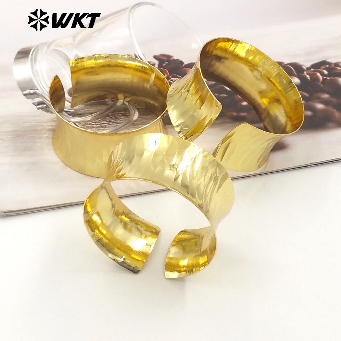 WT-B660 Big Overstate America Trendy 18K Nontarnishable Brass Metal Women Bangle in Adjustable