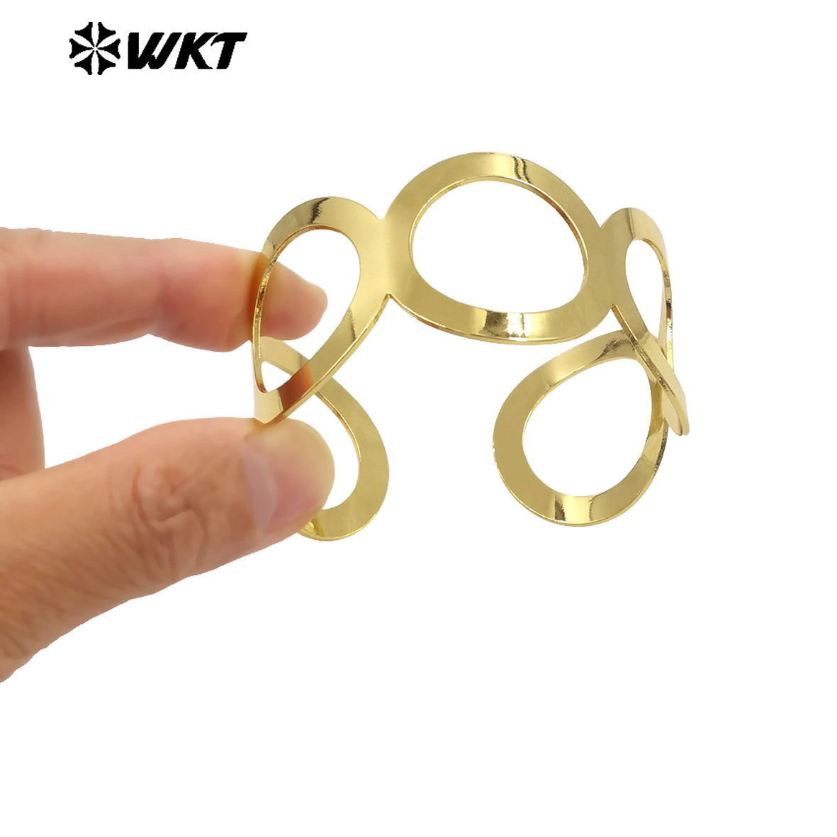 WT-B669 Best Selling Wholesale Round Cutout Design 18K Gold Plated Natural Yellow Brass Bracelet As Special Gift for Women