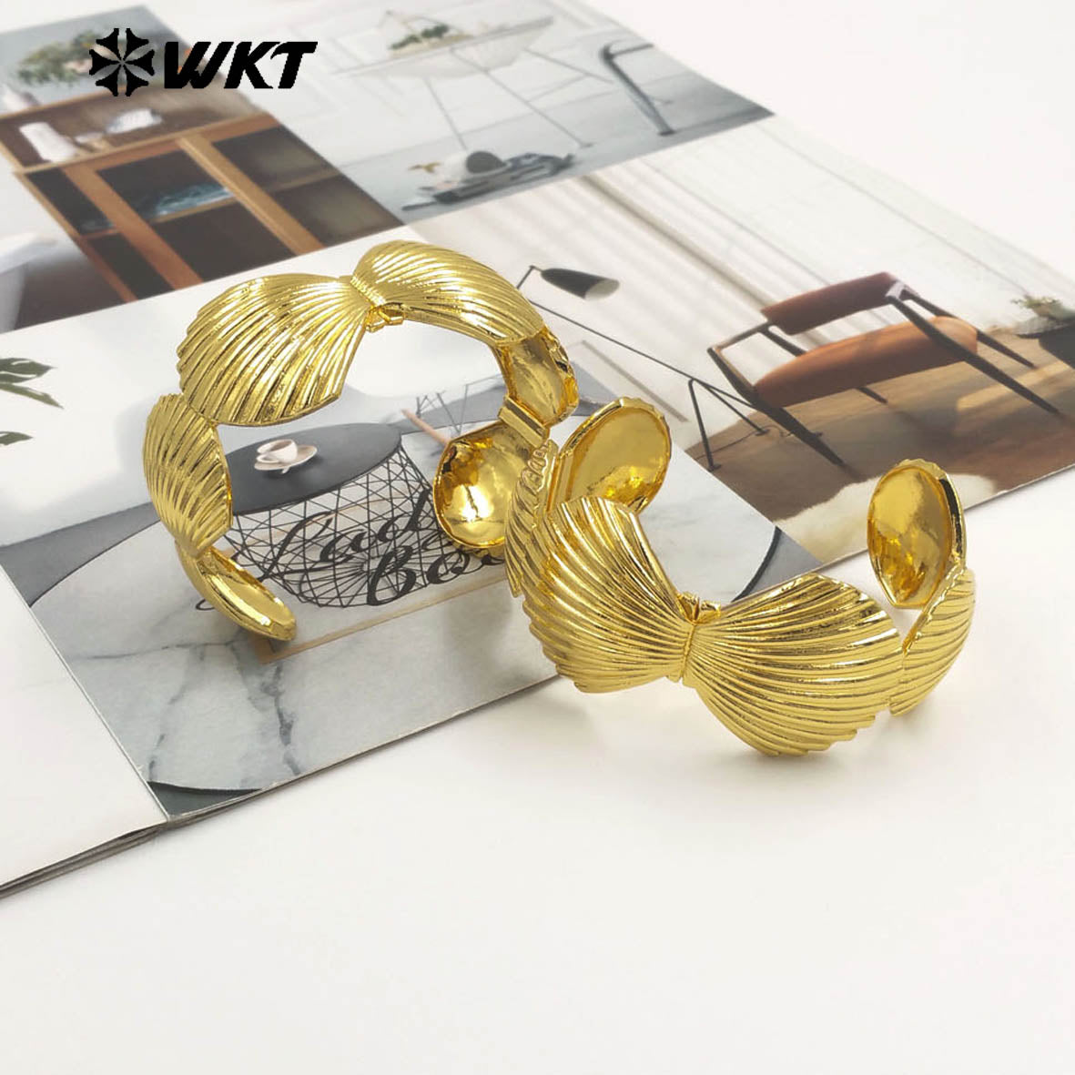 WT-JF361 Big Amazing Popular 18k Real Gold Plated Resist Tarnished Yellow Brass Scallop Shell Bangle in Adjustable Size