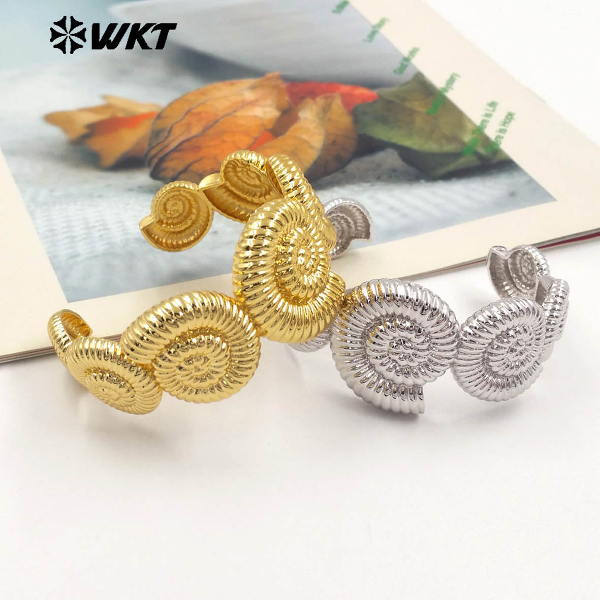 WT-B670 New Shell Shape Gold and Silver 18K Real Gold Plated Natural Yellow Brass Bracelet Daily Decoration for Couple