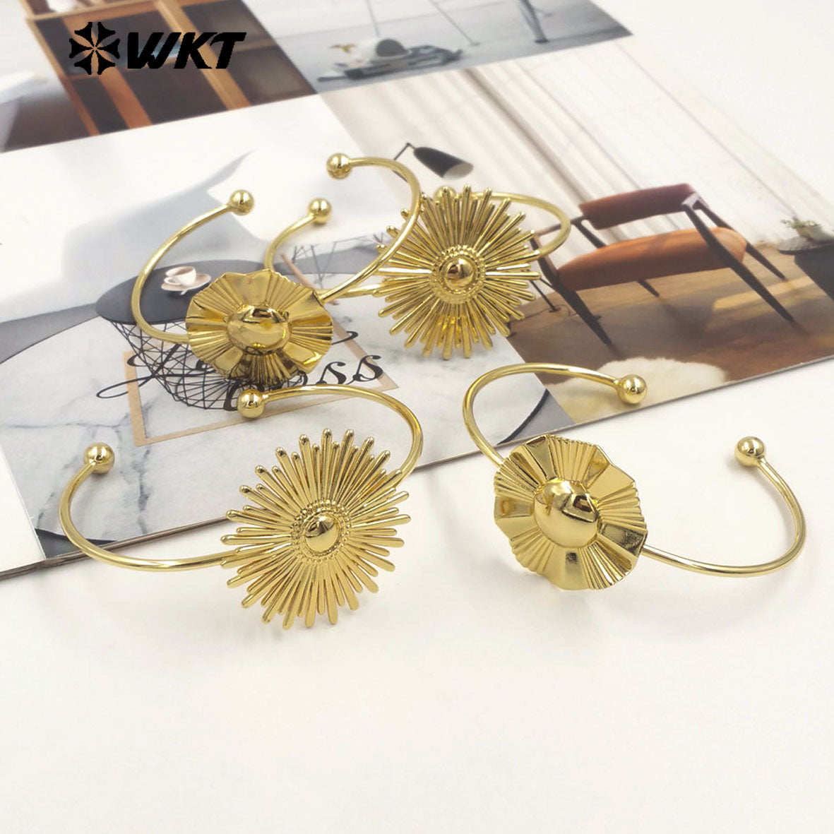 WT-B686 Wholesale New Innovations Natural Yellow Brass 18K Gold Plated Irregular Big Flower Bracelet for Women Fashion Jewelry