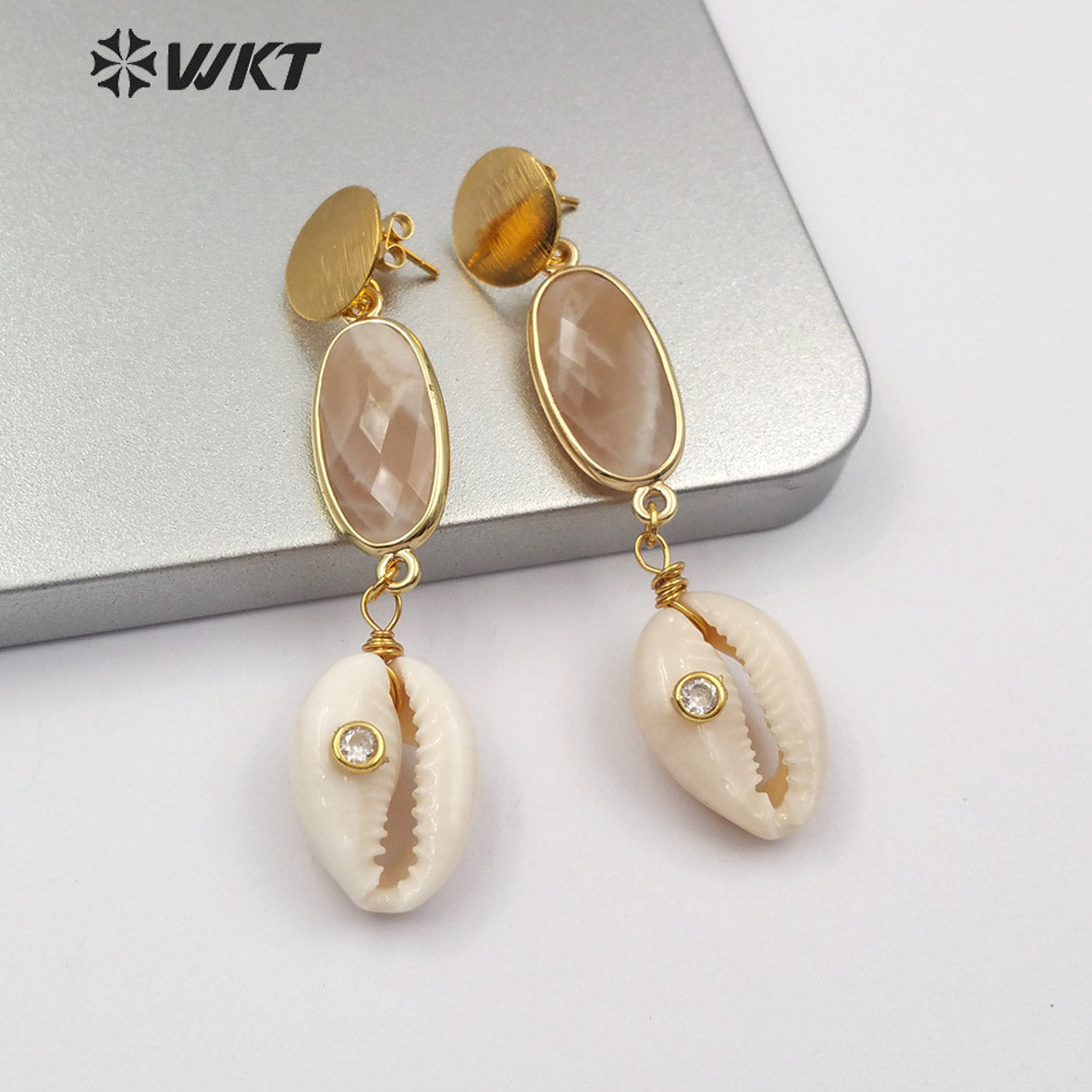 WT-E564 New Design Natural Cowrie Jewelry Long Earrings With Stone and Cowrie Earring Lady Fashion Earrings