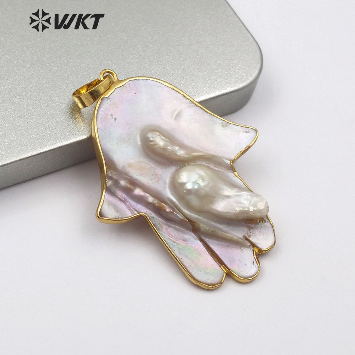 WT-JP140 Wholesale New Arrival Unique Natural Pearl Pendant Jewelry for Woman Pendant in 18K Gold Plated Mother of Pearl Pendant