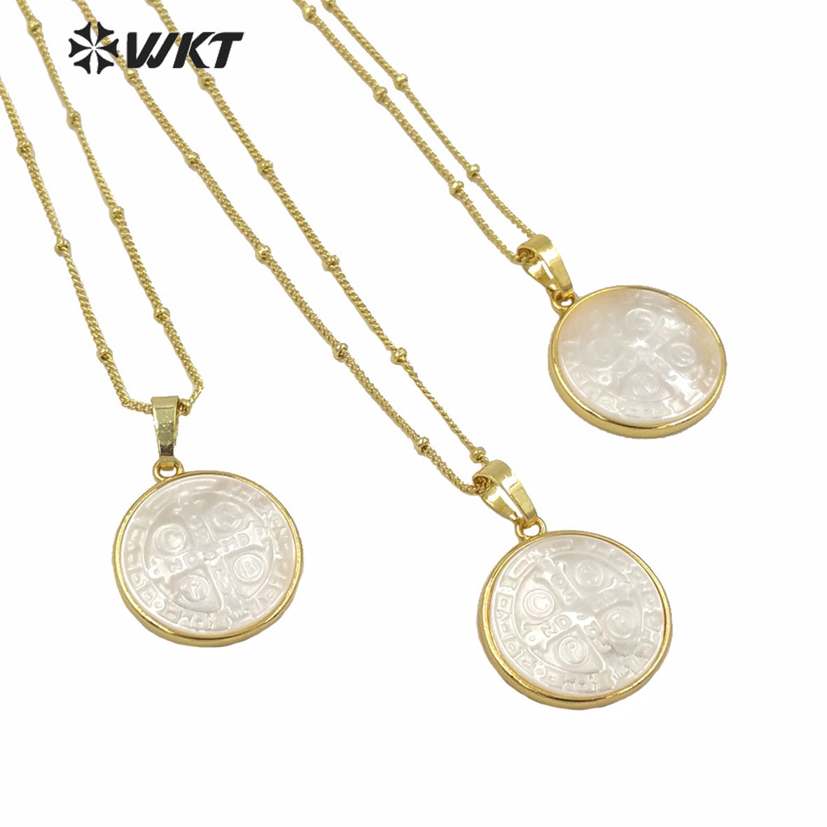 WT-JN127 Wholesale 22mm Round Mother of Pearl Christian Jesus Cross Necklace Women Fashion White Shell Religious Necklace