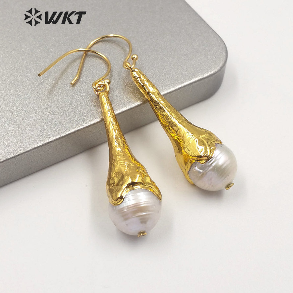 WT-MPE005 Elegant Natural Baroque Pearl Long Earring Gold Plated Fashion Lady Boho Charm Jewelry Baroque Pearl Earring