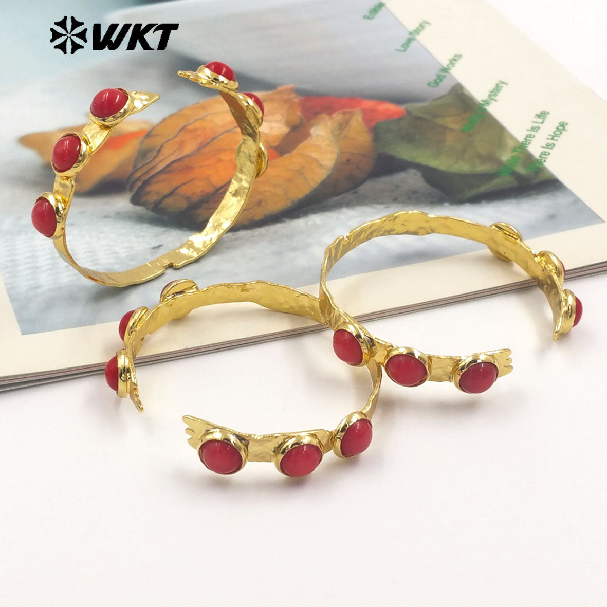 MPB111 WKT Stunning 18K Real Gold Plated Six Pieces Stone Bezel Setting Delicate Round Red Coral Bangle