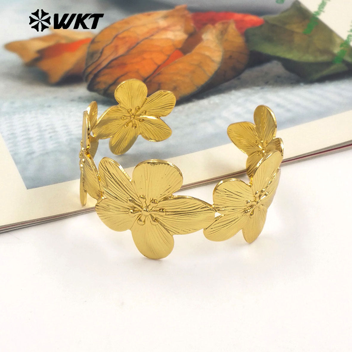 WT-B673 New Beautiful 18K Gold Plated Natural Yellow Brass Flower Shape Wide Bracelet Jewelry Finished for Women As Special Gift