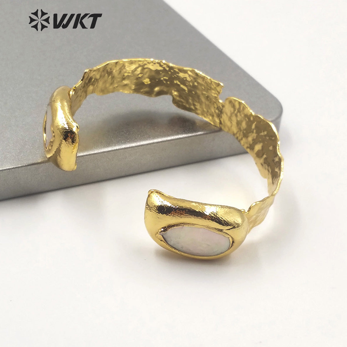 MPB020 Wholesales Double Pearl Fashion Women Bangle Gold Electroplated Cuff Adjustable Pearl Bangle for Weddings