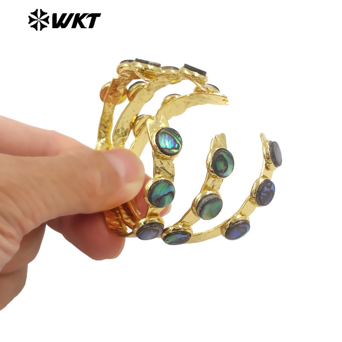 WT-B681 New Material 18K Gold Plated Abalone Shell Open Upward Adjustable Bracelet Jewelry Finished for Friends As Birthday Gift