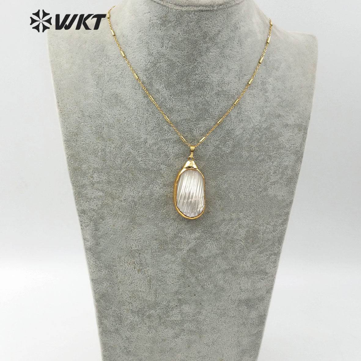 WT-JN083 Gold Bezel Pendant for Women Shell Pendant Beach Jewelry Irregular Oval Natural Sea Shell White Shell Necklace