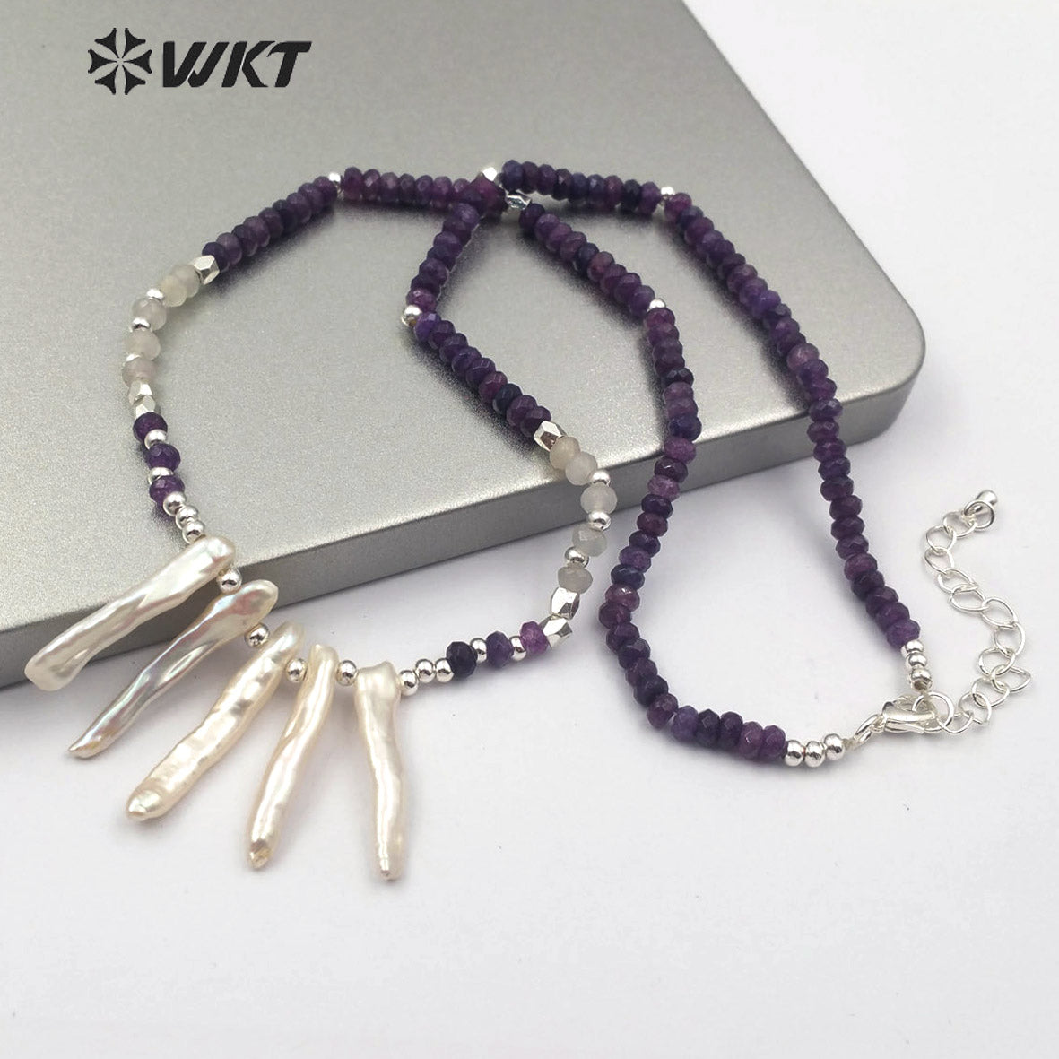 WT-JN105 Wholesale Natural Pearl Pendant Necklace With 3mm Amethyst Beads 3mm Brass Beads Chain Themed Pendant in Randomly Shape