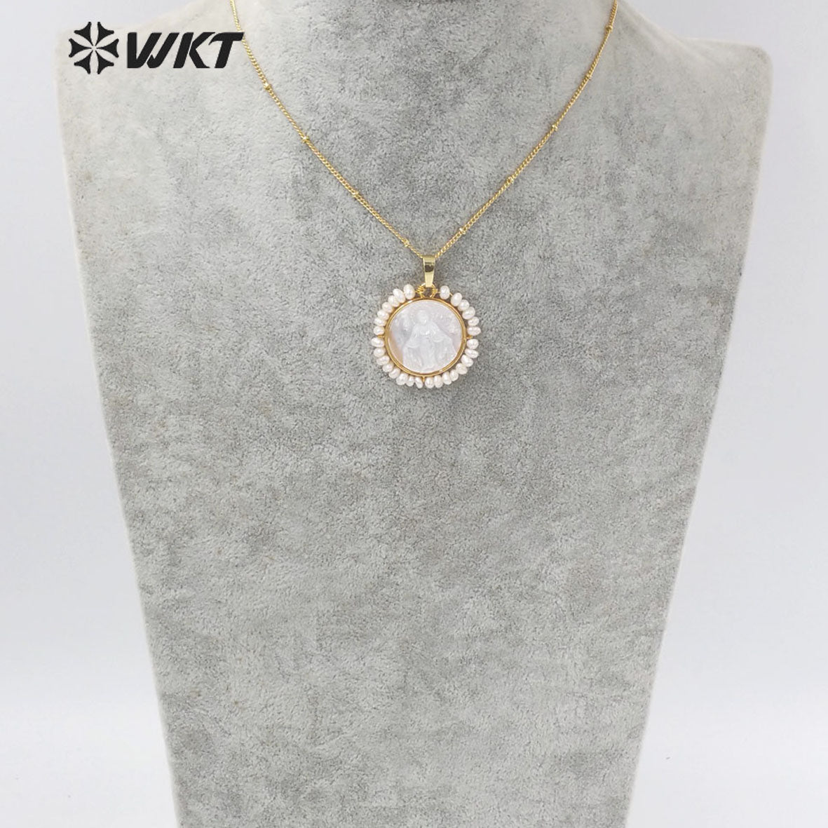 WT-JN154 Amazing Super Hot Handmade White Natural Religious Christian Virgin Mary Pendant with Tiny Pearl Around Charm Pendant