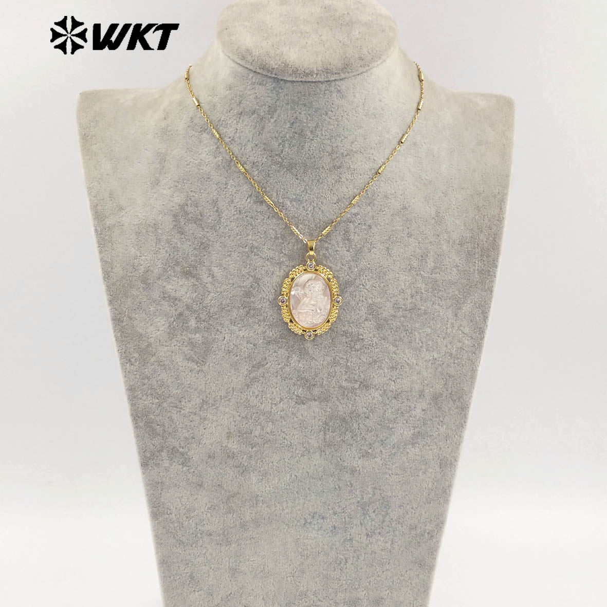 WT-JN273 Amazing 18K Real Gold Plated Resist Tarnishable Oval Shape Handmade Energy Shell Carved Angel Religious Necklace