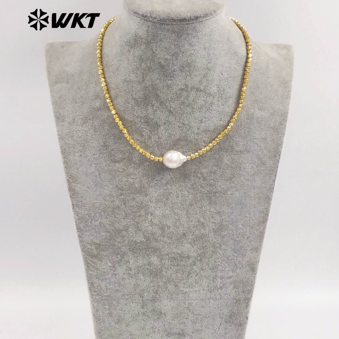 WT-JN333 Classic And Simple Design Gold Plated Beads With Single Baroque Pearl Necklace For Women Luxury Jewelry Gift