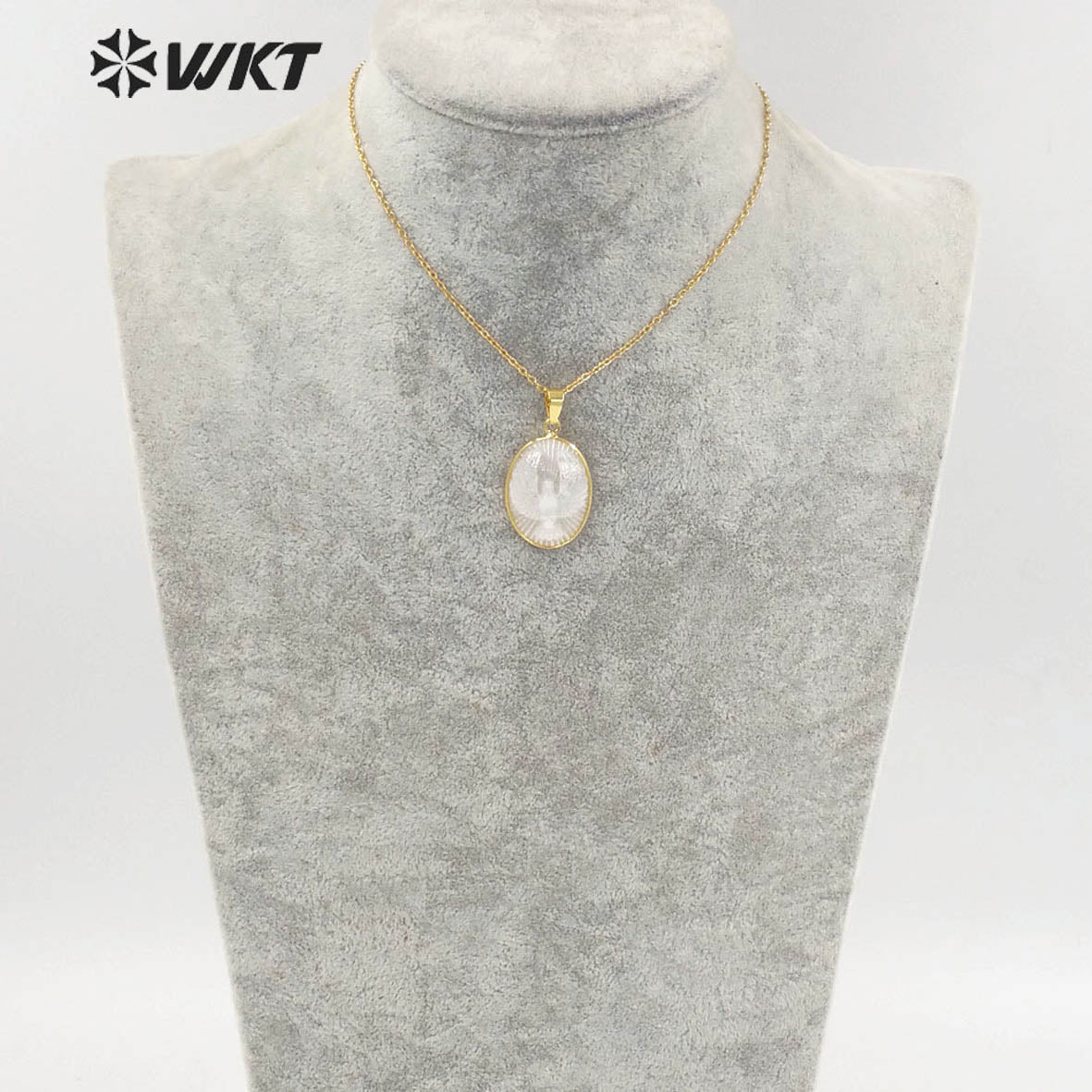 WT-JN180 WKT New Style Fashion Gold Bezel Mother of Pearl Carved White Eagle Pendant Necklace Women Holy Animal Pendants