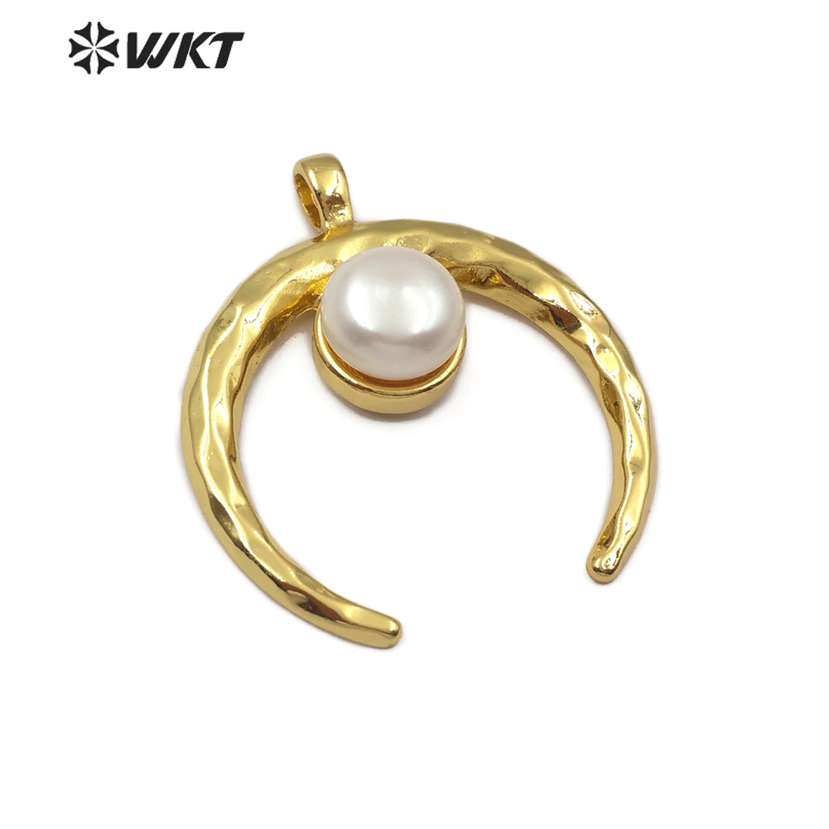 WT-JP107 New Design Bohemian Style Brass Crescent 18K Gold Plated with Middle Pearl Decoration Pearl Crescent Horn Pendant
