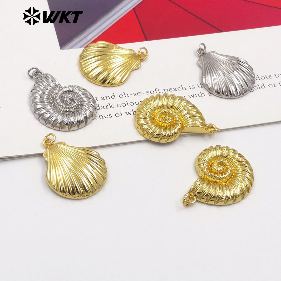WT-MP290 New Spring Design 18K Full Gold Plated Trumpet Shape Jewelry Charms for Necklace Design Unisex Pendants