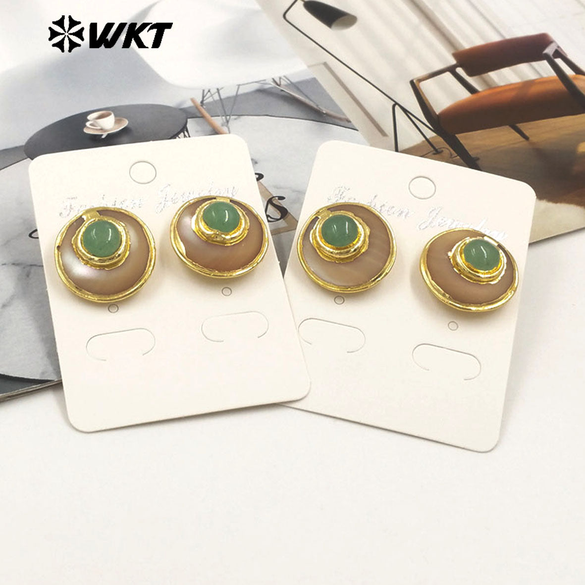 WT-MPE158 Newest Lovely Natural Round Shell Earrings With Jade Gold Electroplated Beautiful Fashion Ladies Jewelry Wholesale