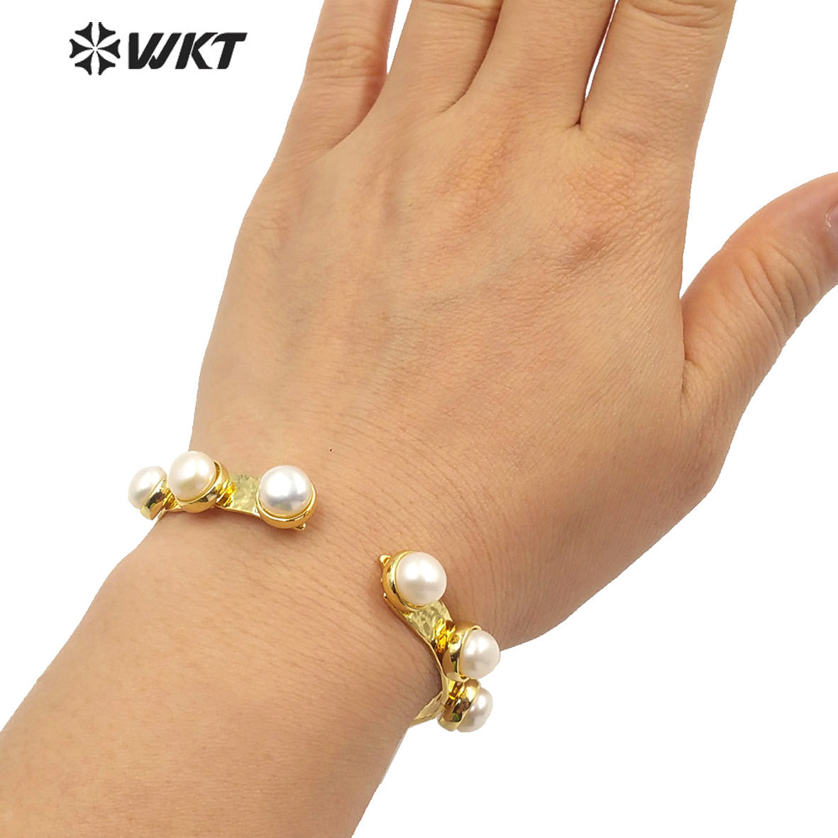 WT-MPB003 New Italy Designer Crown Shape Irregular Metal Pearl Bangle Women Fashion Tiny Gold Pearl Cuff Bangle As Gift