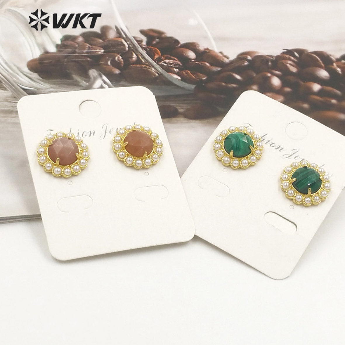 WT-MPE121 Wholesale Fashion Gold Plated Round Pearl Setting with Claw Gorgeous Natural Sun Stone Earring Studs