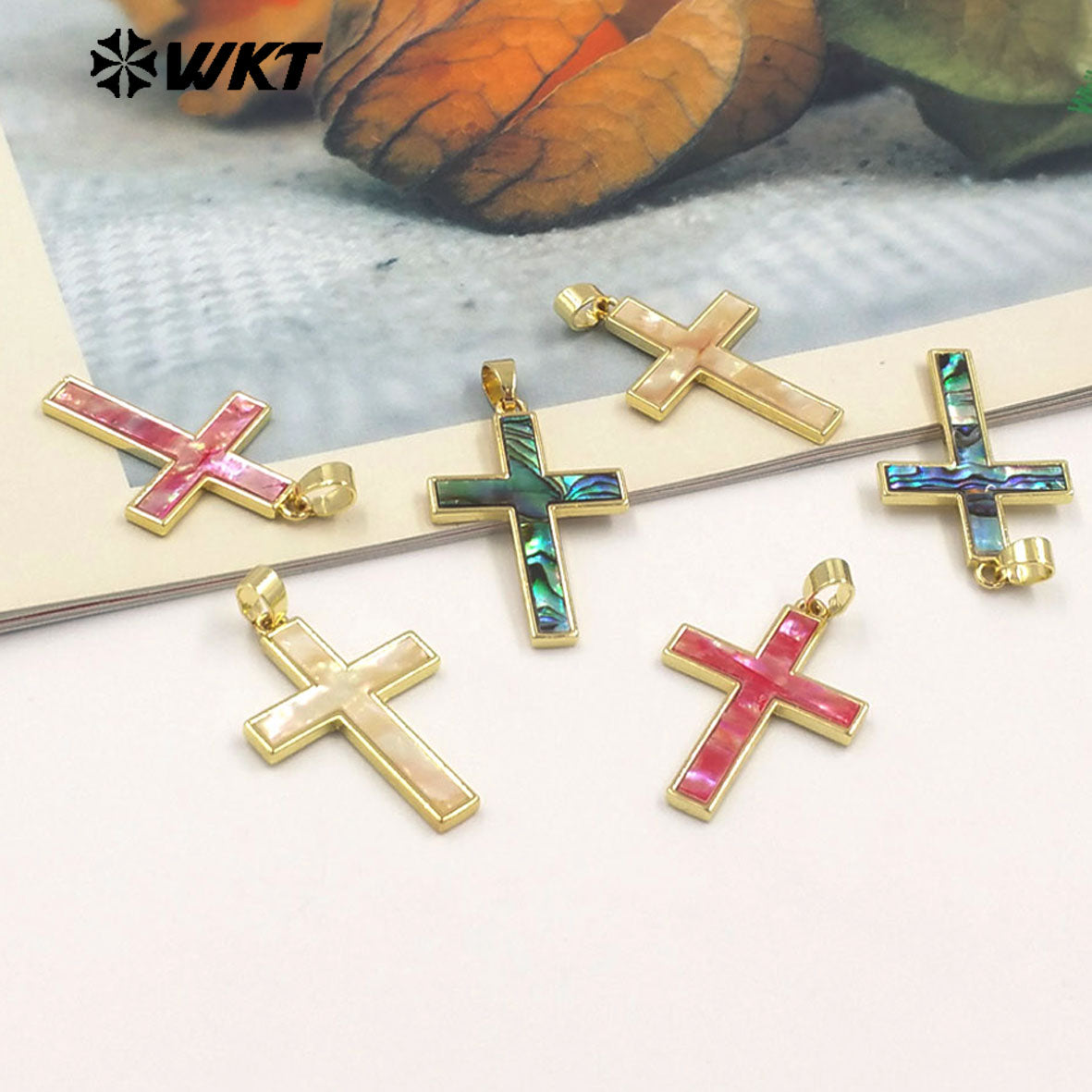 WT-JP378 Wholesale Newest Religious Christian Fashion Gold Natural Shell Cross Pendants for Unisex Jewelry Design