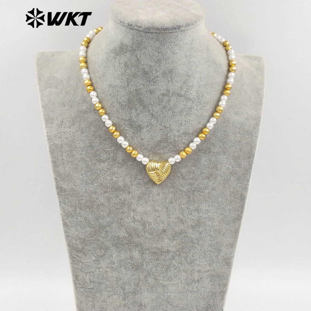 WT-JN288 New Design Gold and Silver Artificial Pearl Beads Heart Shape Texture Shell Necklace for Women As Valentine's Day Gift