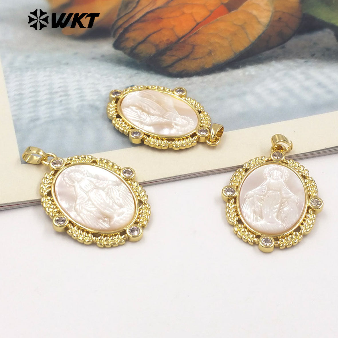 WT-JP368 Wholesale New Arrival Exclusive Fashion Gold Plated Religious Lady of Grace Guadalupe Shell Pendants in Bezel