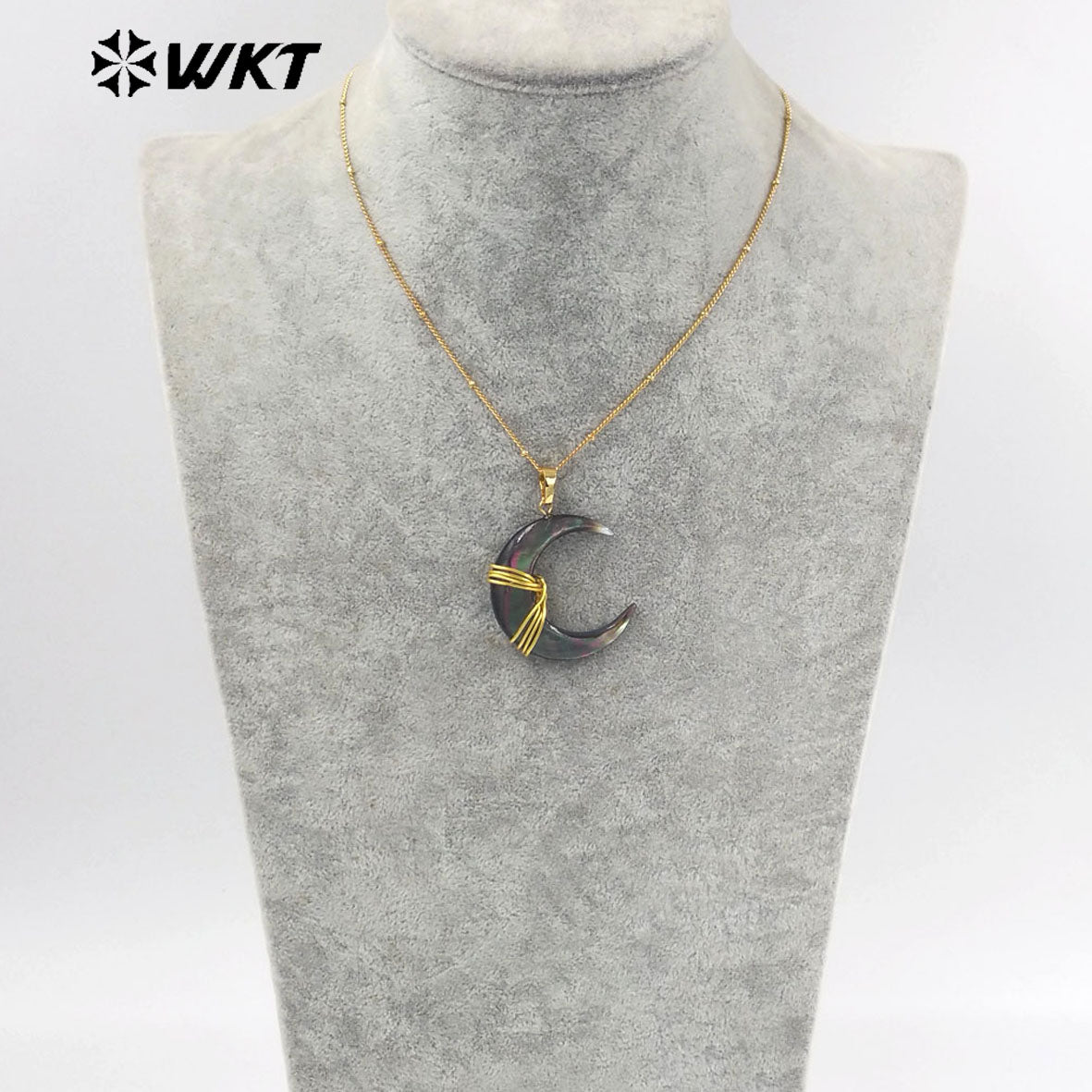 WT-JN238 Wholesale Newest MOON Shaped Shell Design 18k Chain Gold Plated Exquisite High Quality Scallop Necklace