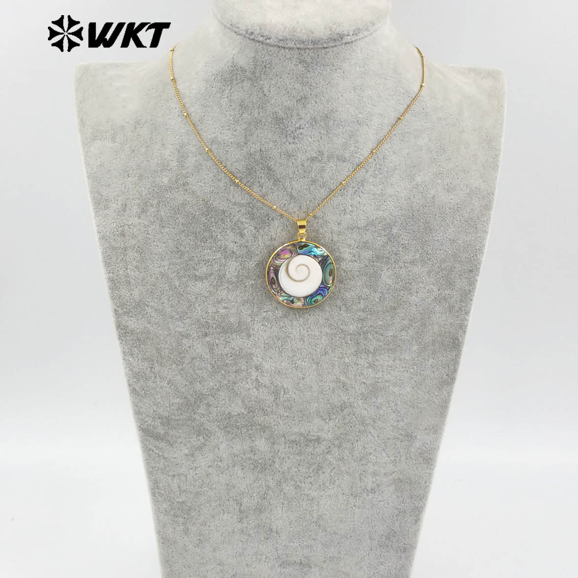 WT-JN266 Wholesale Fashion Gold Bezel Round White Trumpet Shell Energy Pendant Necklace With 18 Inch Chain