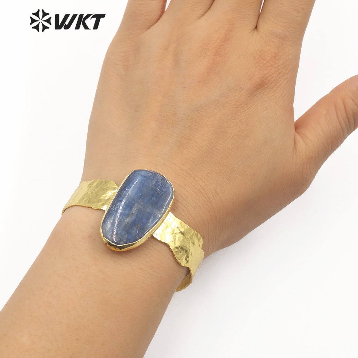 WT-B541 Classic Natural Blue Kyanite Bangle With Real Gold Plated Elegant Charm Jewelry Blue Kyanite Cuff Bangle