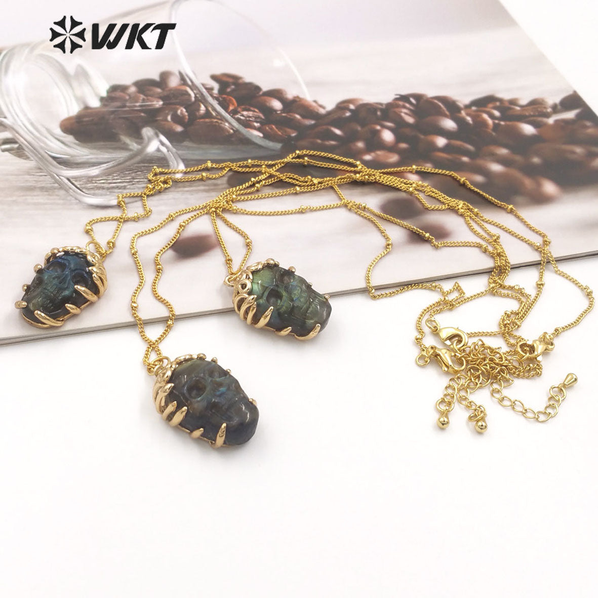 WT-N1462 Hollowen Unique Gift 18K Real Gold Plated Skull With Bezel Setting Labradorite Stone Pendant Necklace