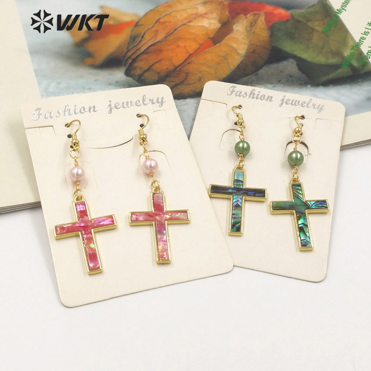 WT-MPE135 Wholesale Religious Christian Fashion Gold Bezel Setting Natural Shell Cross Pendant Earrings for Gift