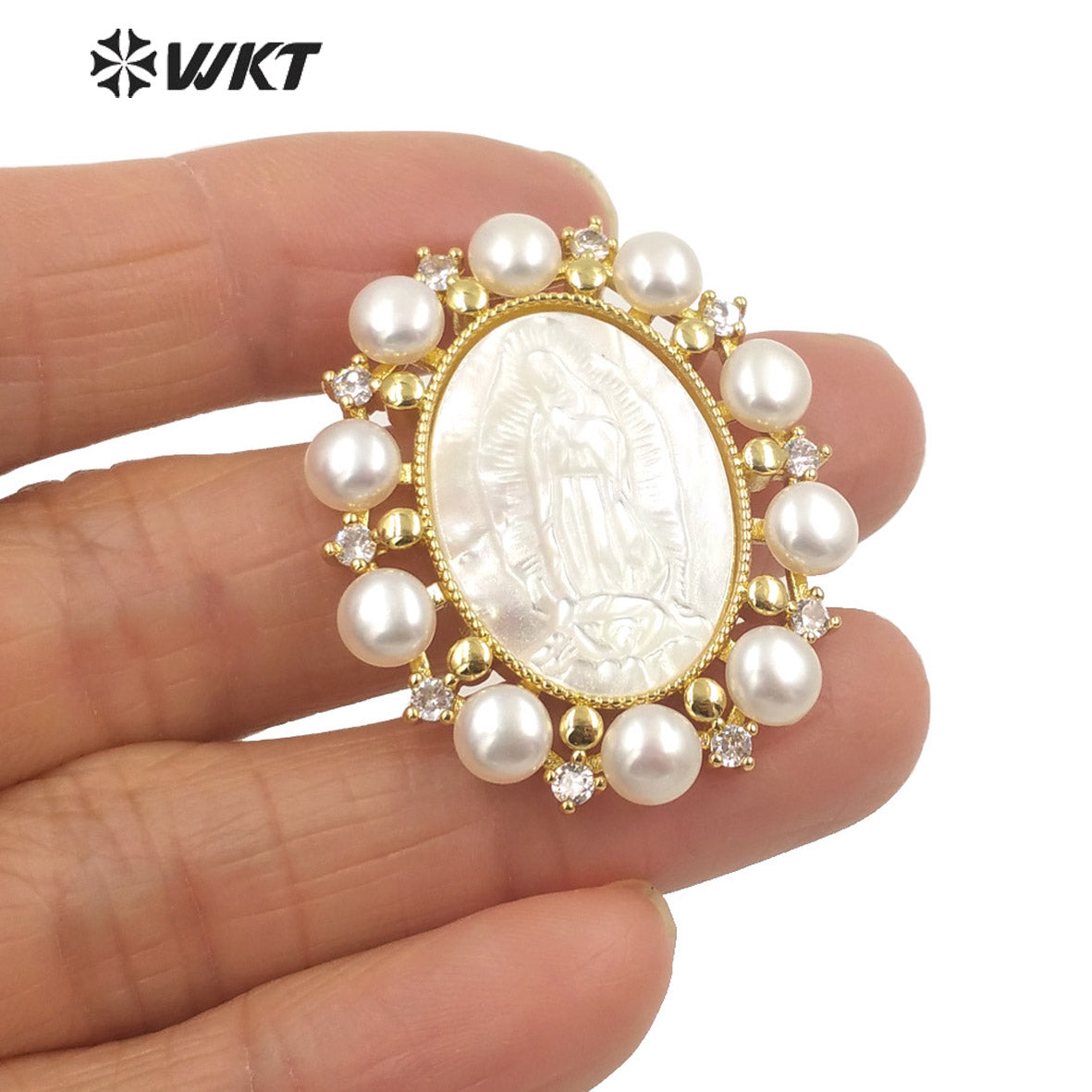 WT-JP275 Women Gorgeous Mother of Pearl Cubic Zircon Religious Pendant UK Design Tiny Pearl Charm Virgin Mary Necklace Pendant