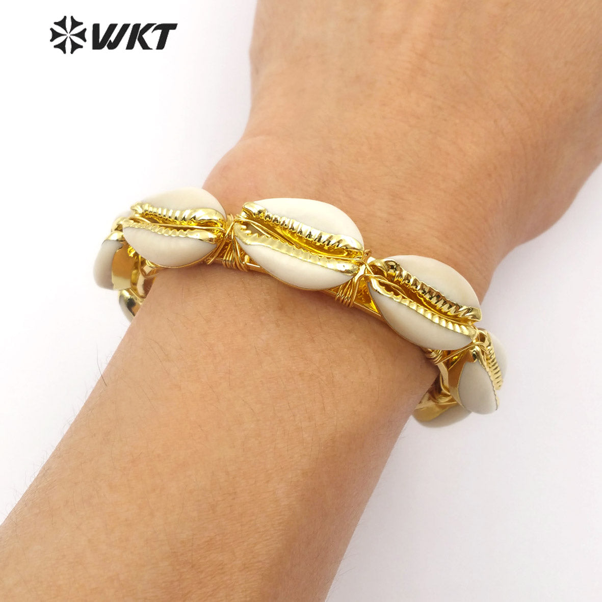 WT-B476 Wholesale of the Latest Fashion Cowrie Gold Bangles Two Styles Available for Lady Cowrie Gold-plated Bangles