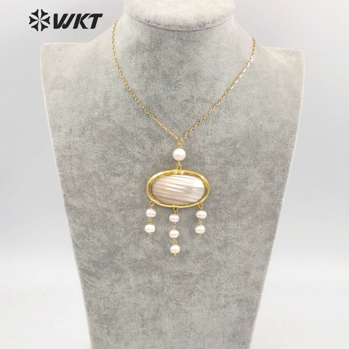 WT-JN262 Wholesale Fashion 18K Gold Plated High Quality Natural Freshwater Pearl and Mabe Shell Dangle Statement Necklace