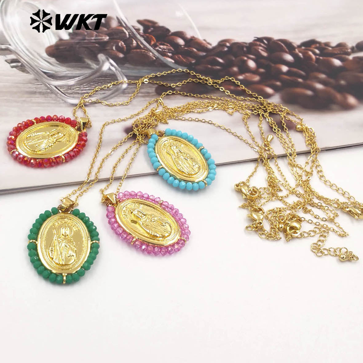 WT-MN989 Women Handmade Crystal Wire Wrapped Oval Shape 18K Gold Plated Miraculous Medal Necklace for Spring
