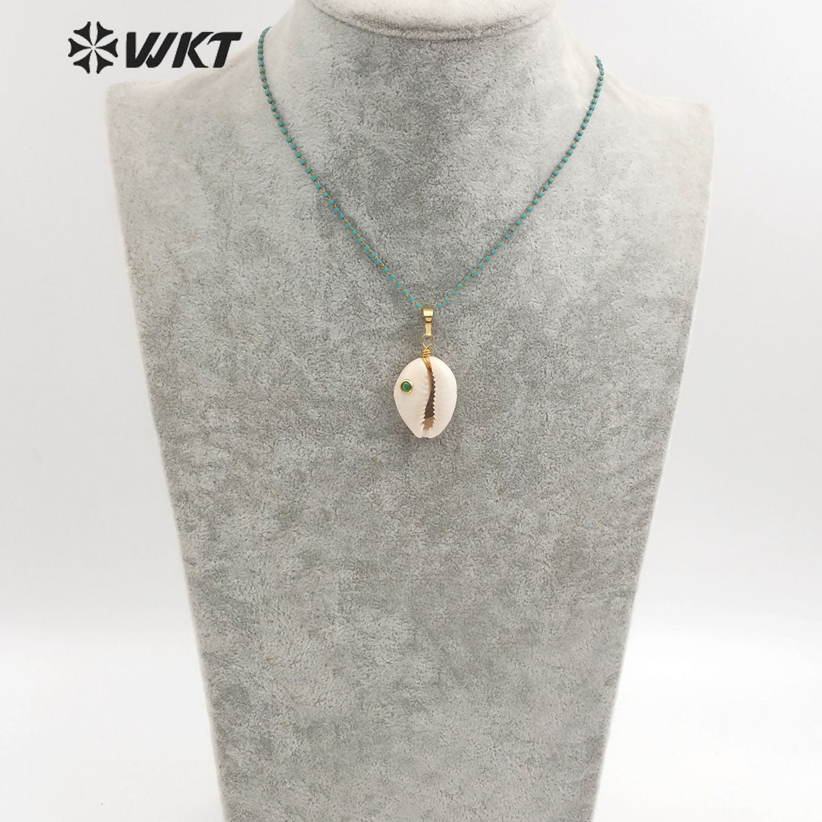 WT-JN096 Wholesale Fashion Jewelry Natural Cowrie Necklace with Cz Stone Colorful Cz Stone Necklace Can Choose