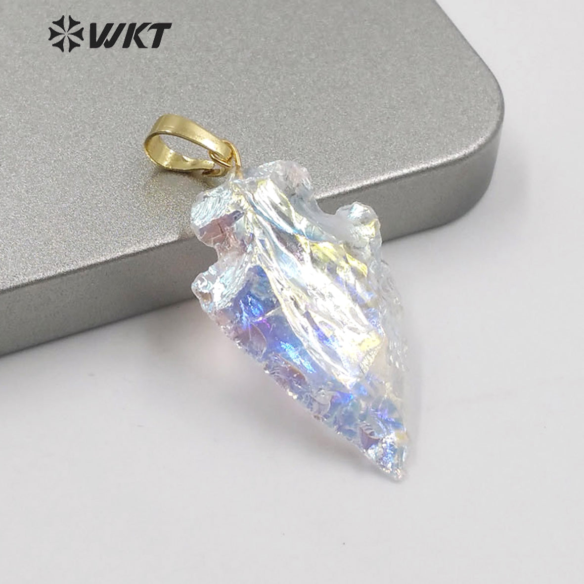 WT-P1542 Wholesale Fashion Natural Quartz Stone Arrowhead Pendant Women Aura Quartz Arrowhead Pendant in Small Size