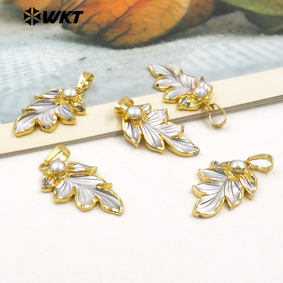 WT-JP385 Wholesale New Innovations Unisex 18K Gold Plated Mother of Pearl Leaf Pendant for Necklace Jewelry Accessory