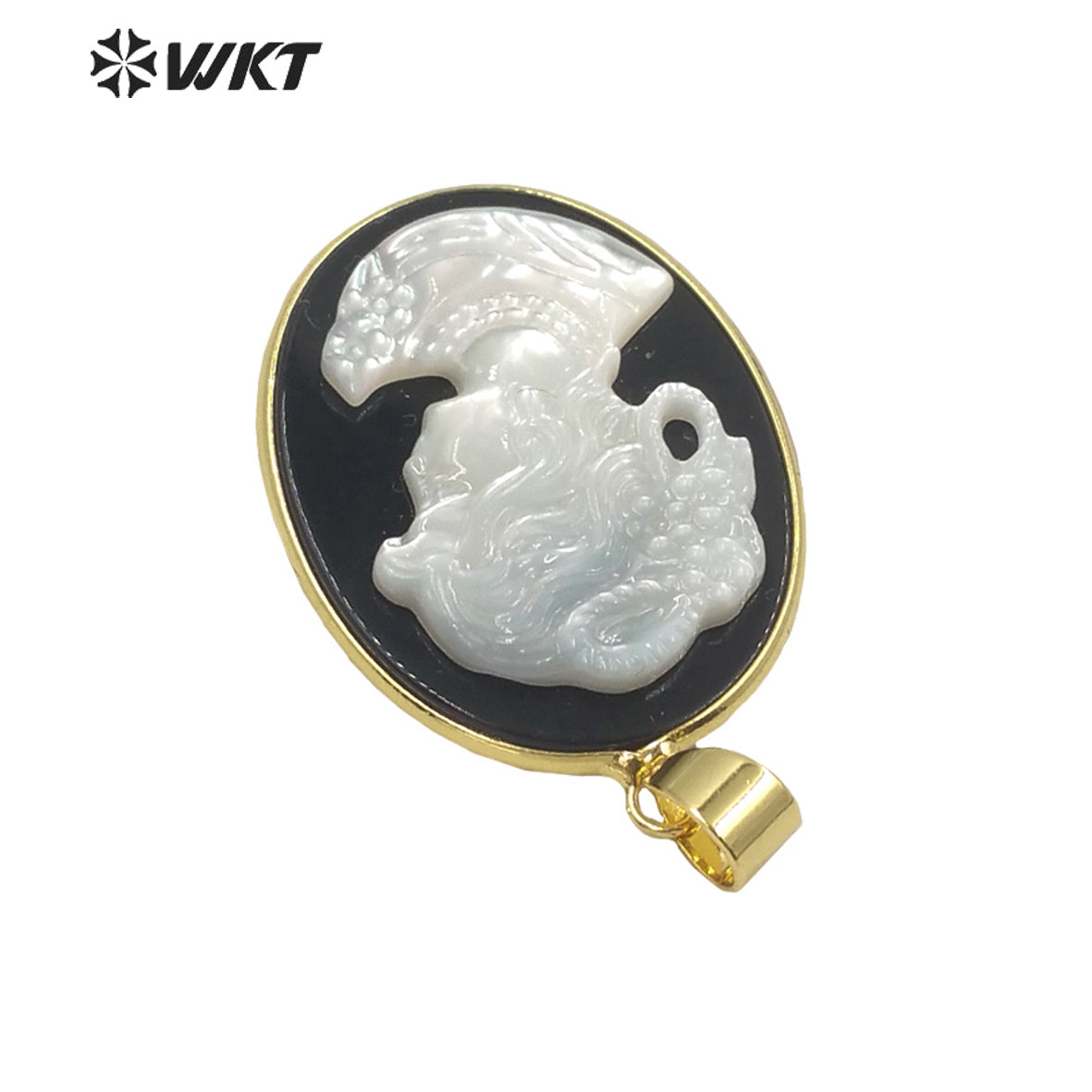 WT-JP268 New Design Oval Black Agate Back Ground with MOP Beauty Image Pendant Gorgeous Hand Carve Gold Bezel the Beauty Pendant
