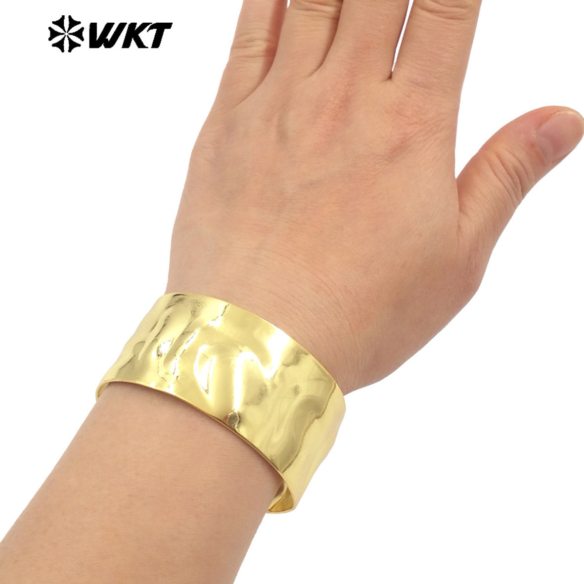 WT-B659 Wholesale Fashion Simple Europe Popular 18K Real Gold Plated Hammer Pattern Metal Bangle in Adjustable