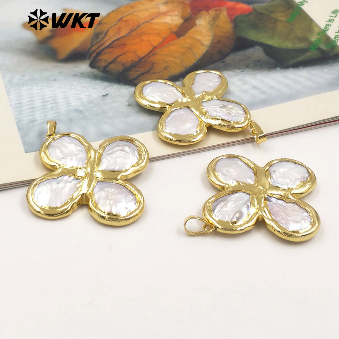 WT-JP383 High Quality Wholesale 18K Real Gold Plated Cross Shape Elegant Religious Pearl Pendant for Women As Special Gift